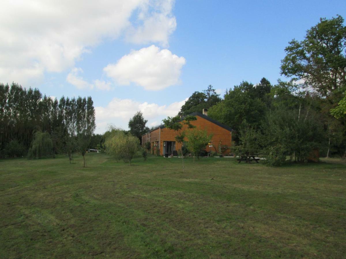 Florennes Gite Neuf 150 M2 Devant Un Grand Lac Prive De 2 Hectares Poissonneux Au Milieu Des Bois エクステリア 写真